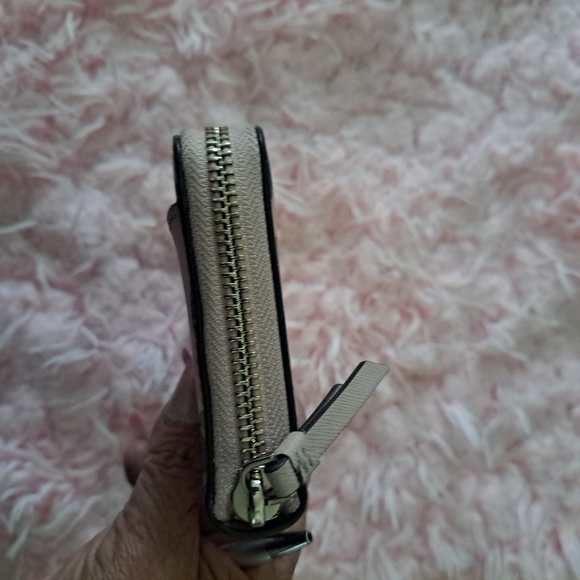 Kate Spade EUC++ Floral Long Zip Wallet (W39) - Picture 4 of 6